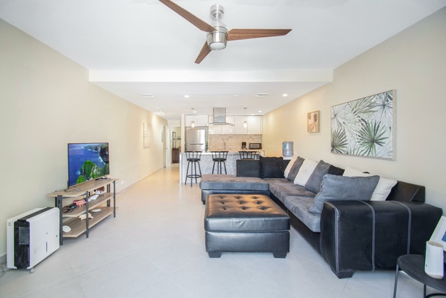  SUFFOLK HOUSE,Cable Beach