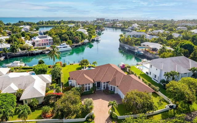 CANAL FRONT RESIDENCE,Yamacraw