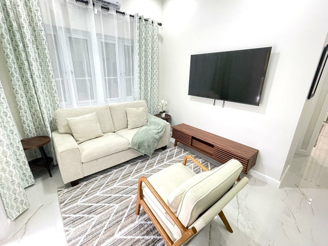  JACARANDA COTTAGE,West Bay Street