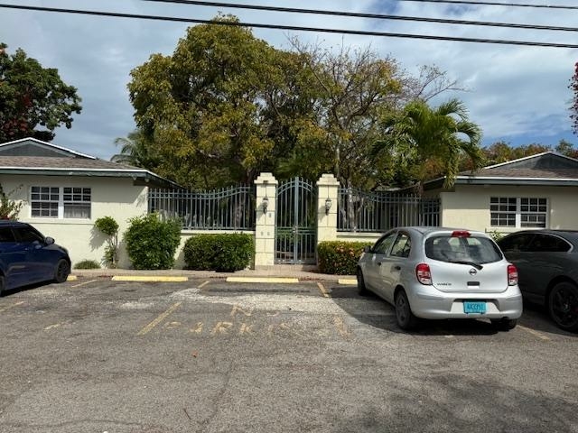  EAST VIEW CONDOS,Prince Charles Drive