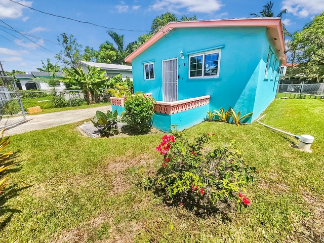 21 LAKESHORE ROAD,Blue Hill Road