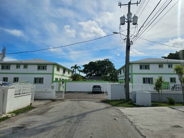  HIGHLAND PARK VILLAS,Chippingham