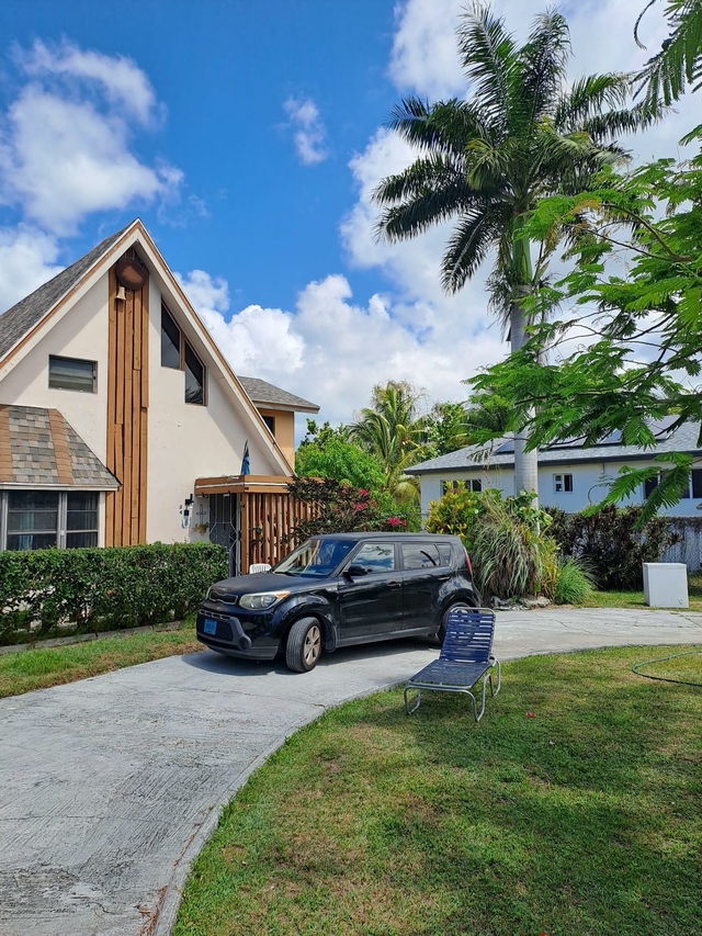 18 ROBERTS BLVD,Coral Harbour