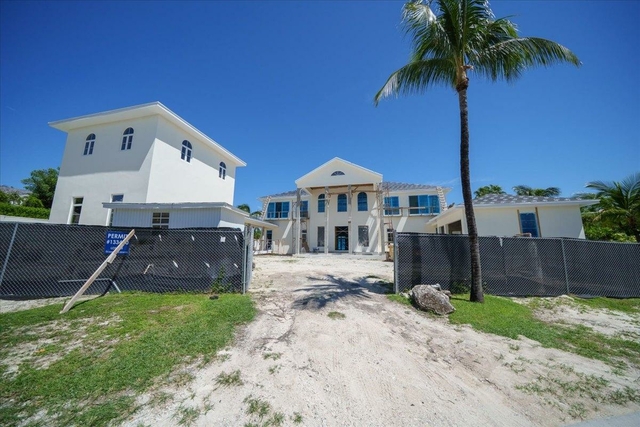 89 PARADISE ISLAND,Paradise Island
