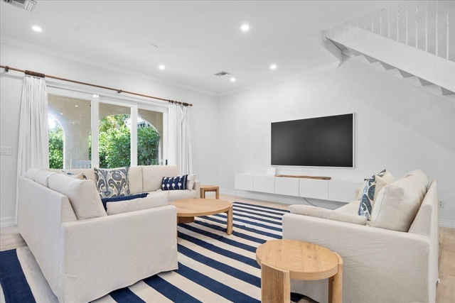  13 TURNBERRY,Charlotteville