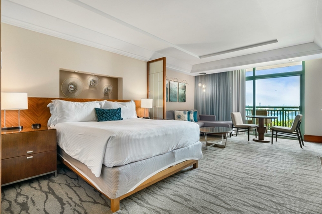  THE REEF AT ATLANTIS,Paradise Island