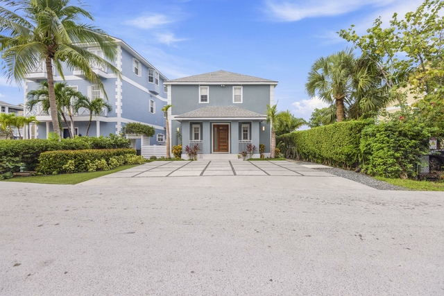 2 KINGFISHER ISLAND,West Bay Street