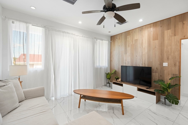  BLAKE ROAD,West Bay Street