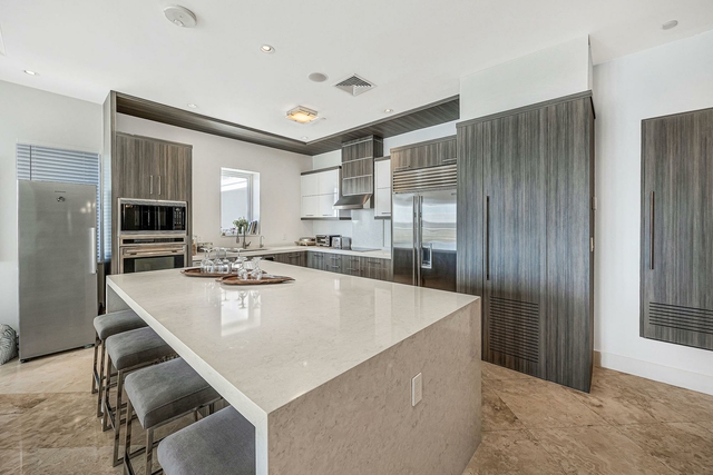  ONE OCEAN,Paradise Island