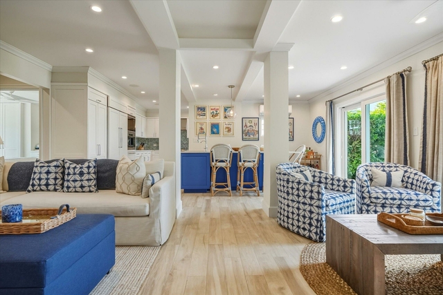  2 CANAL VIEW CONDOMINIUM,Lyford Cay