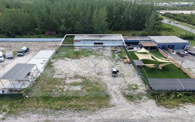  WAREHOUSE FACILITY ON GLADSTONE ROAD,Gladstone Road