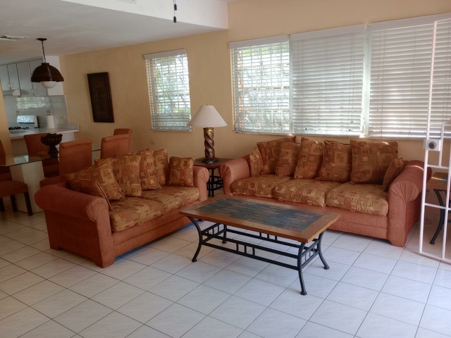  LEEWARD DRIVE,Yamacraw