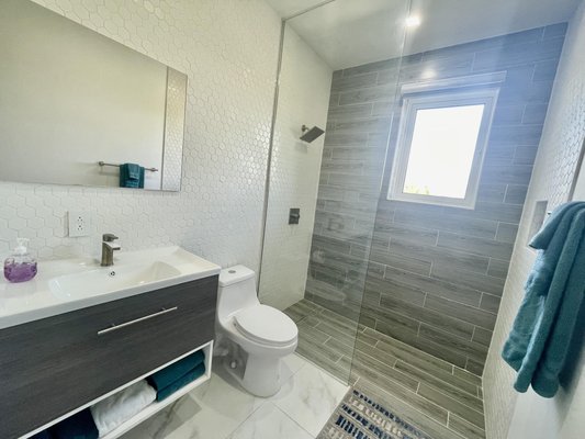 9 WEST BAY STREET,West Bay Street