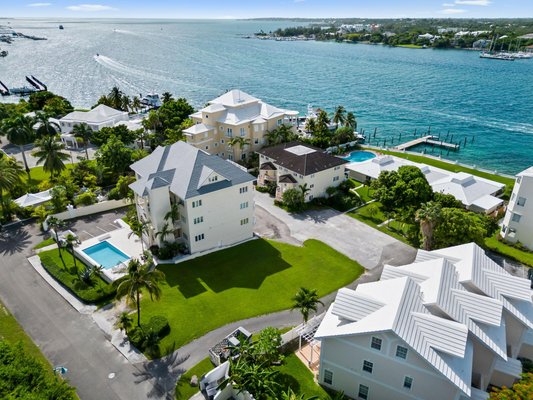 11 HARBOUR COLONY II,Paradise Island