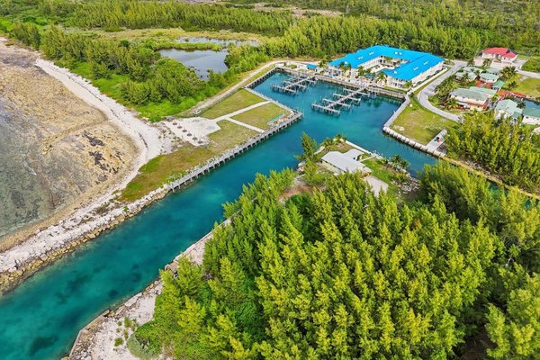  BLUE MARLIN COVE RESORT,Bootle Bay