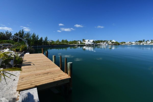  GALLEON WEST - CANAL HOME,Treasure Cay