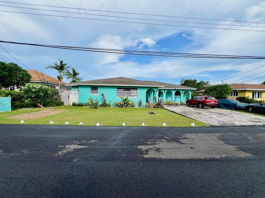  ZANADIA DRIVE,Yamacraw