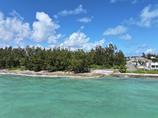  TWYNAM & OCEAN FRONT LOT,Winton