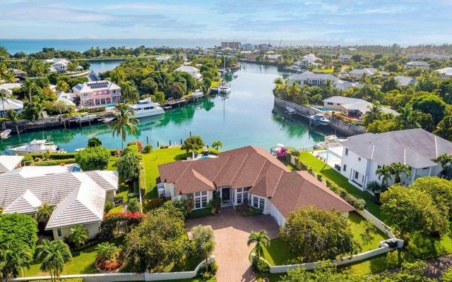  CANAL FRONT RESIDENCE,Yamacraw