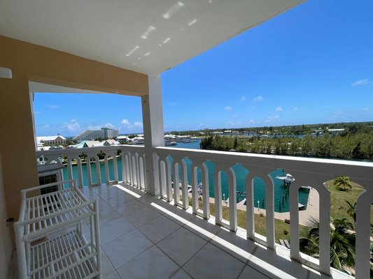 812 HARBOUR HOUSE CONDOMINIUM,Bell Channel