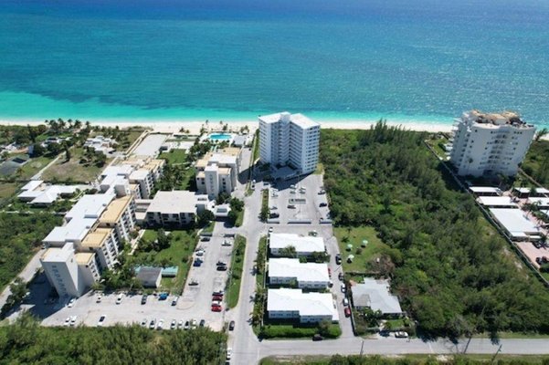  RIVIERA TOWERS,Lucaya
