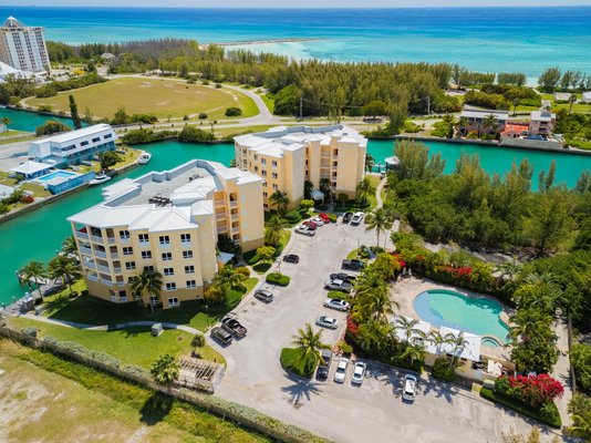  SUFFOLK COURT,Bahamia