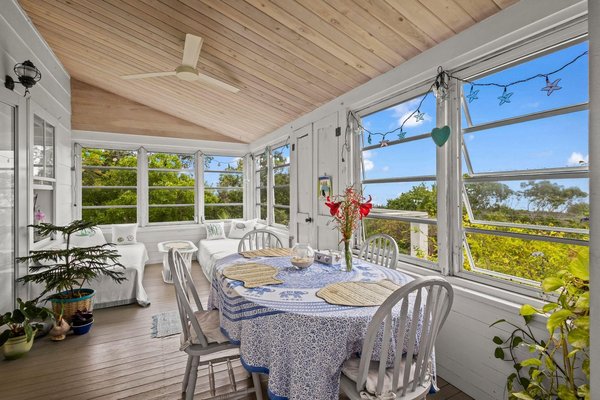  AUNTIE COTTAGE,Governor's Harbour