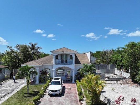 42 BELLOT ROAD,Gladstone Road