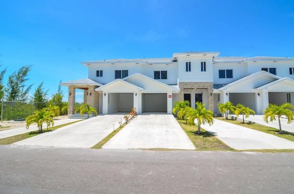  VENICE BAY BLVD,Bacardi Road