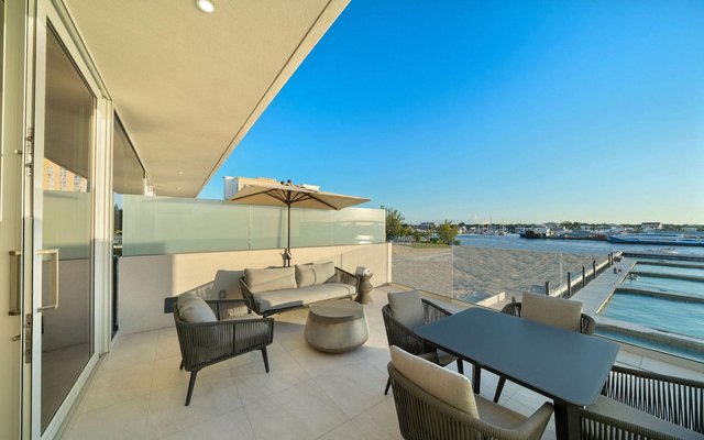  STERLING COMMONS,Paradise Island