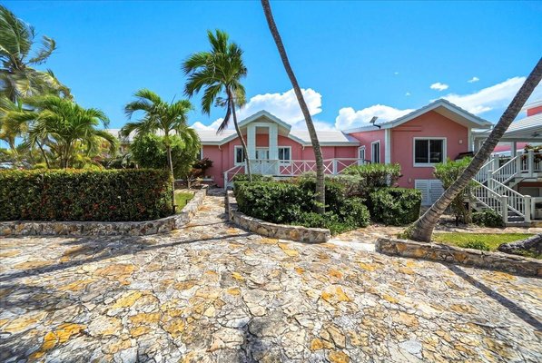  FOUR WINDS BEACH HOUSE,Moss Town