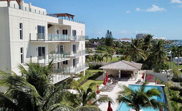  THIRTY SIX,Paradise Island