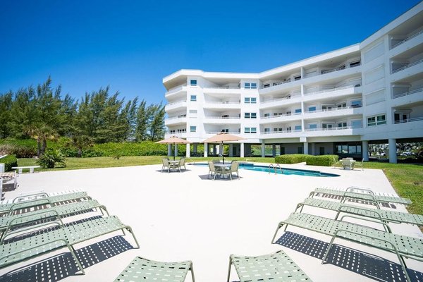  BAHAMA REEF CONDOMINIUM,Lucaya