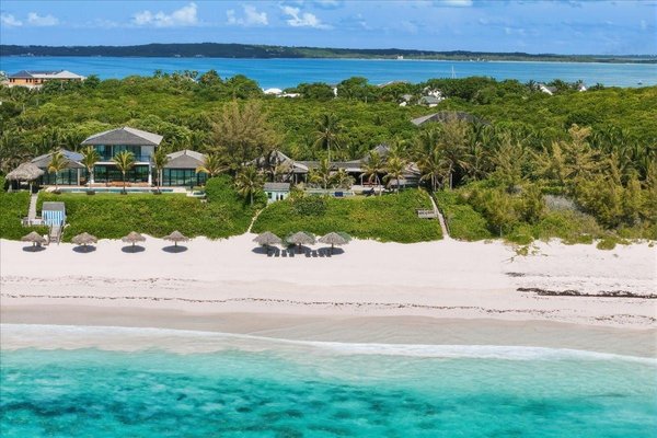  SAND BANK BEACH VILLA,Harbour Island