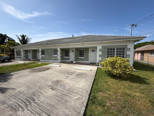245 FLYINGFISH STREET,Caravel Beach
