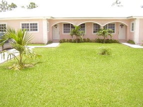 41 Ludford Road Lincoln Green Lucaya, Grand Bahama